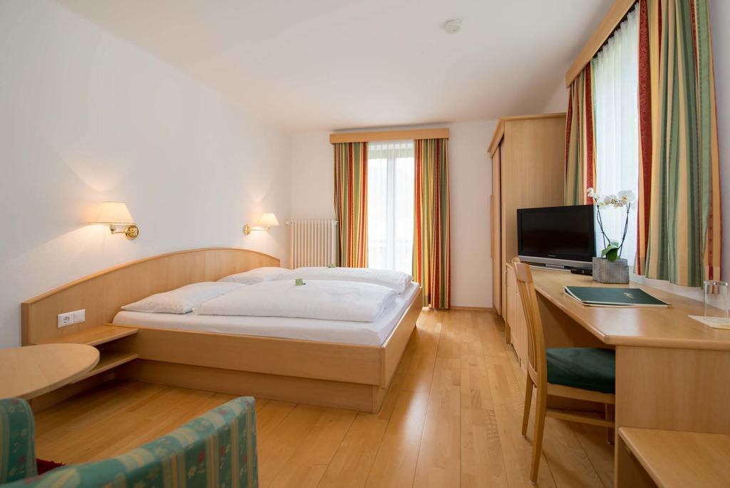 Hotel Lipeter & Bergheimat Weissensee Buitenkant foto